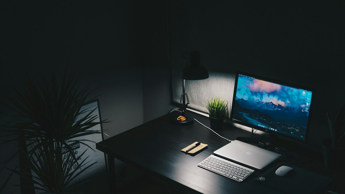 Optical engineering: Asymmetric forward-throw light beams, screen reflection eli