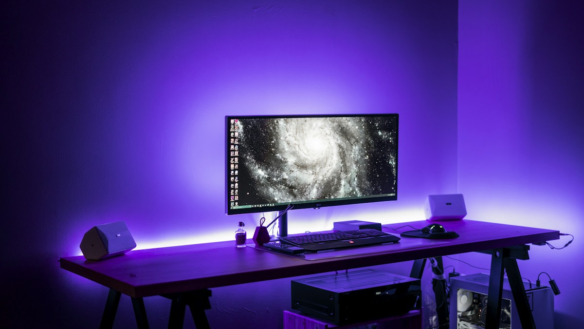 Curved display lighting physics: R1000, R1500, and R1800 radius fitments, curved