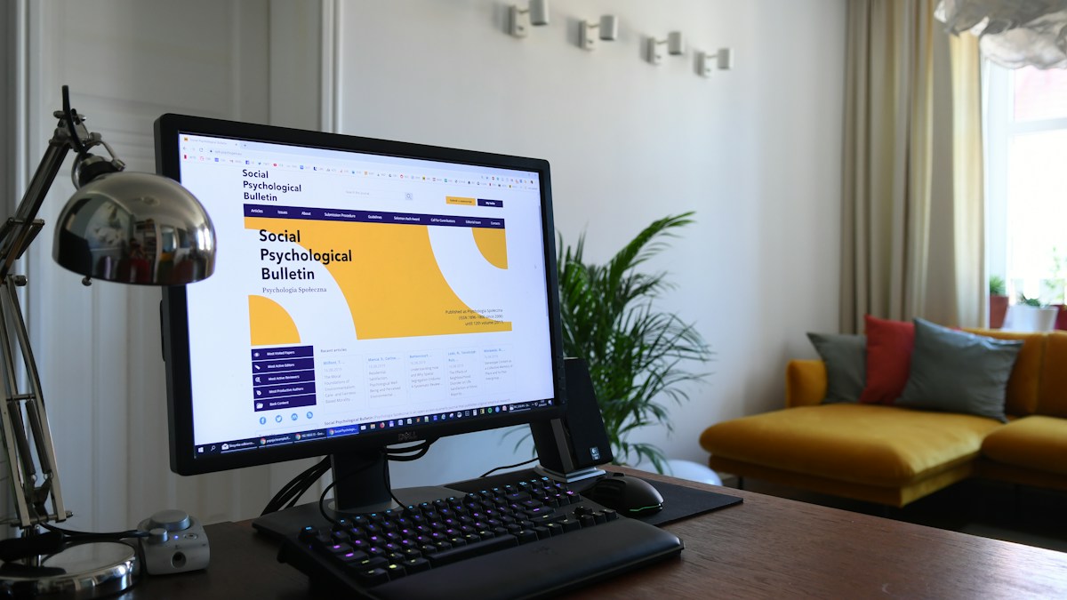 Tactile typing ergonomics: optimizing light bar beam dispersion to illuminate PB